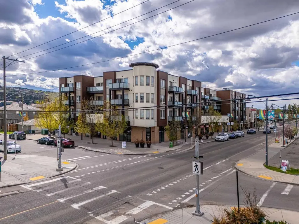 1899 45 Street NW Calgary AB T3B 4S3