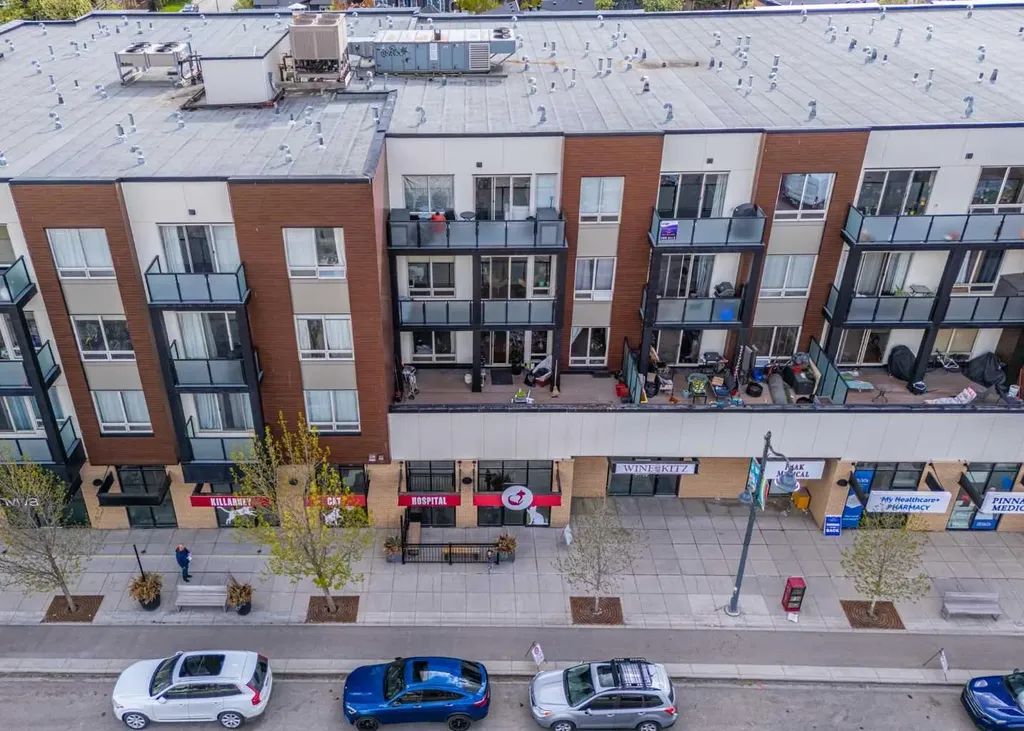 1899 45 Street NW Calgary AB T3B 4S3