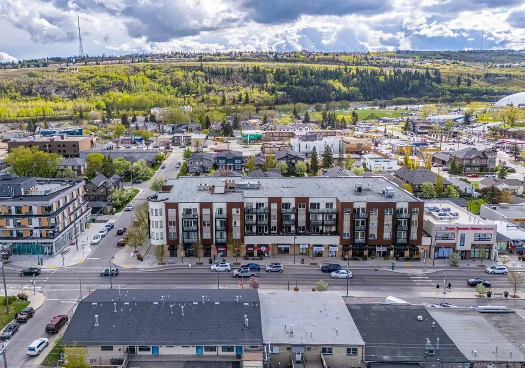 1899 45 Street NW Calgary AB T3B 4S3