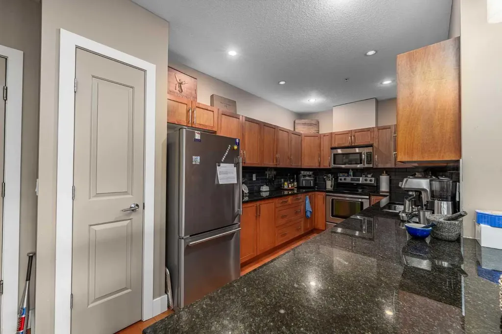 1899 45 Street NW Calgary AB T3B 4S3