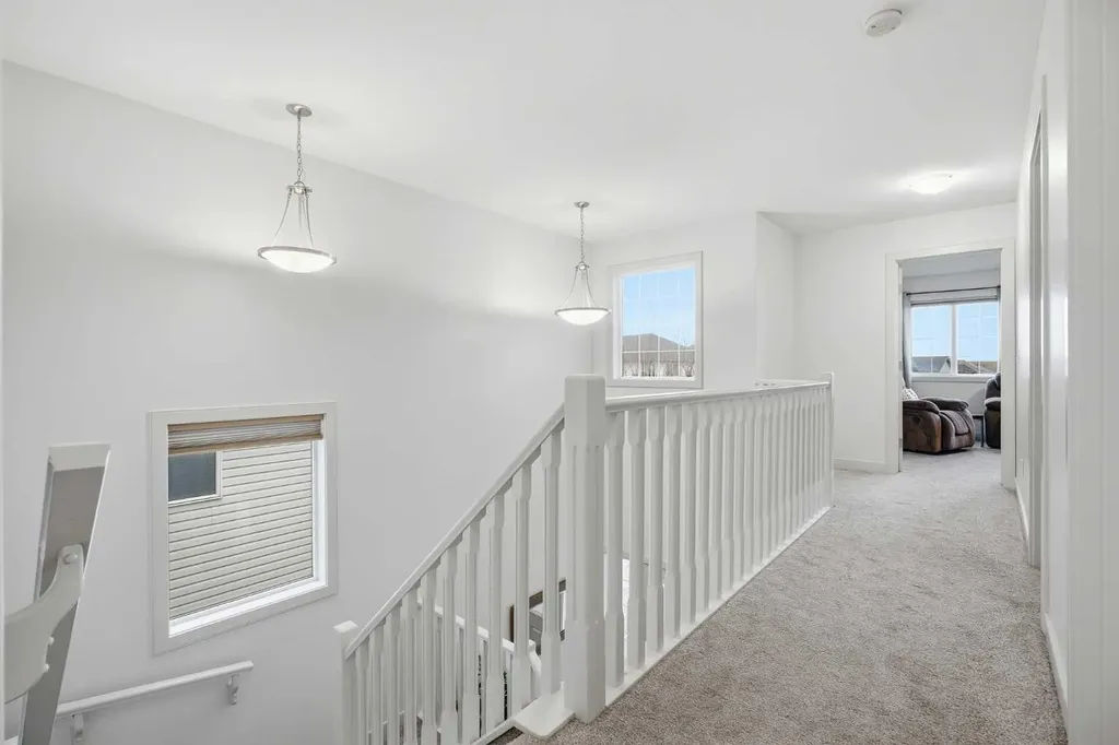 107 Everwoods Park SW Calgary AB T2Y 0G3