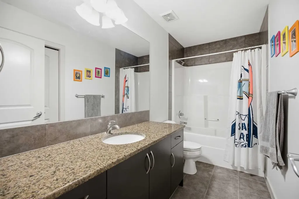 107 Everwoods Park SW Calgary AB T2Y 0G3