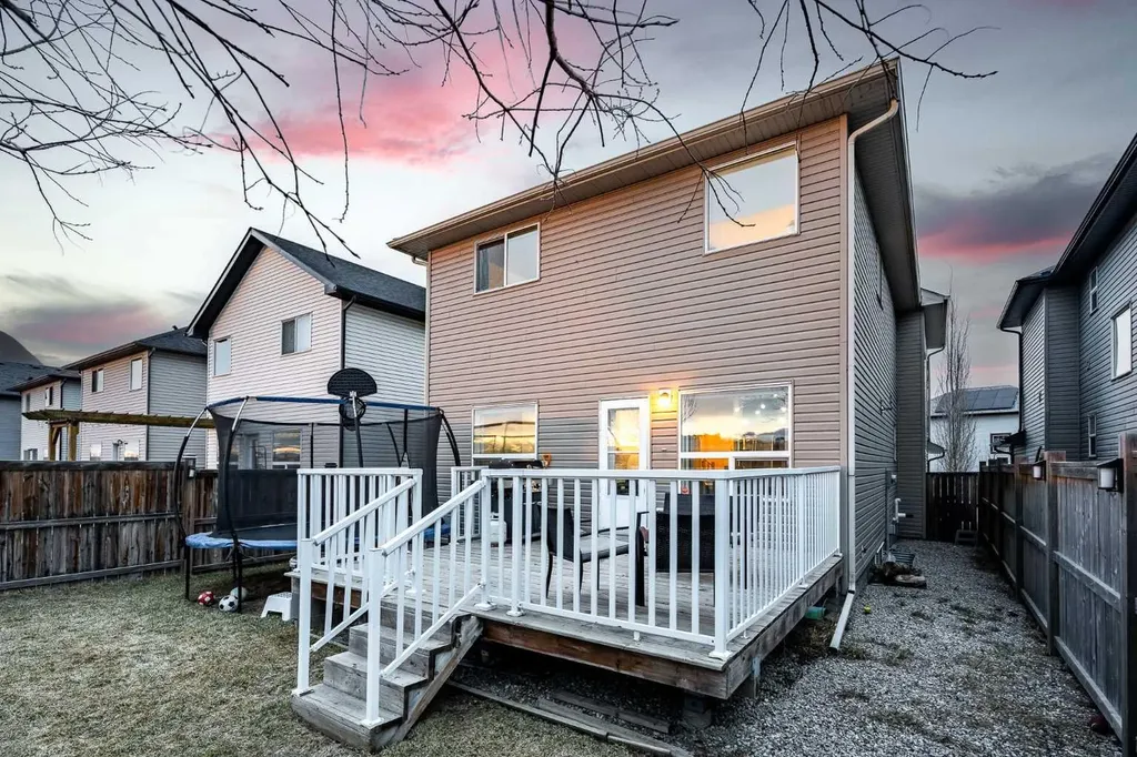 107 Everwoods Park SW Calgary AB T2Y 0G3