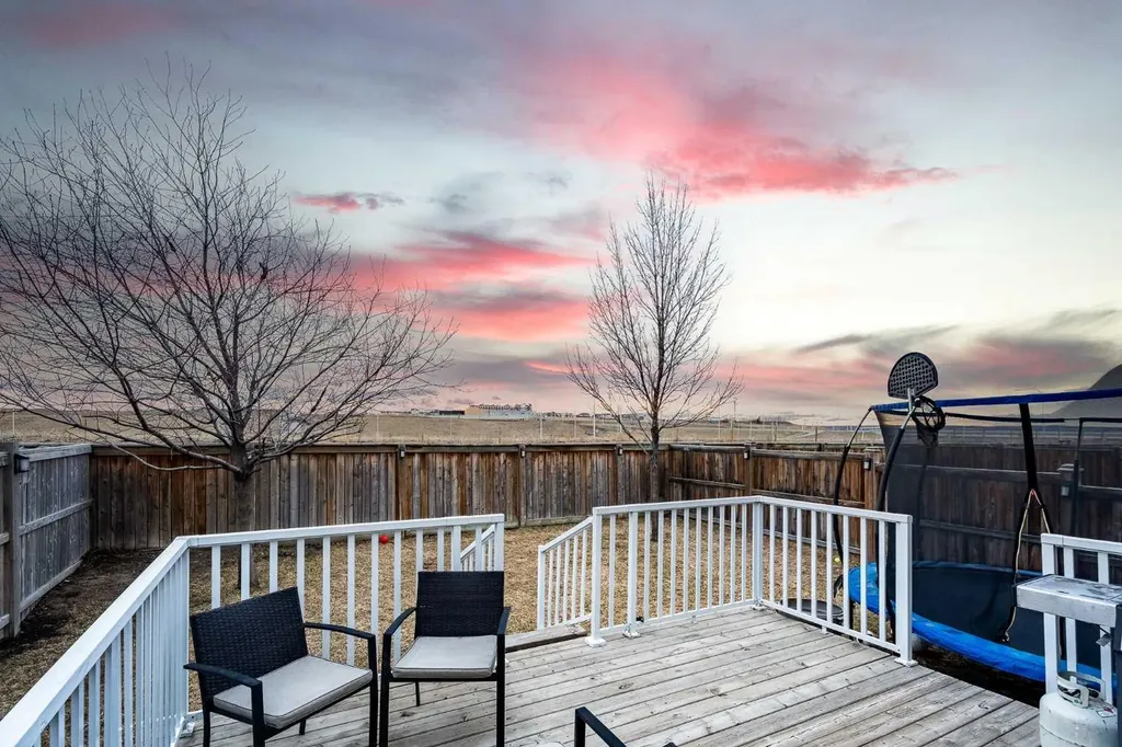 107 Everwoods Park SW Calgary AB T2Y 0G3