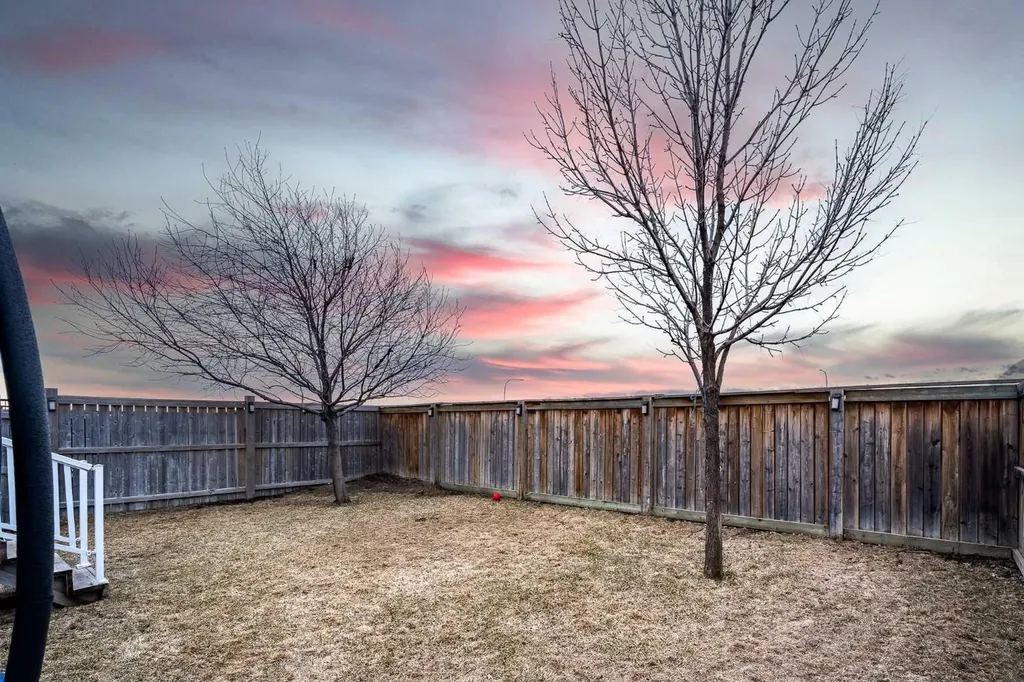 107 Everwoods Park SW Calgary AB T2Y 0G3