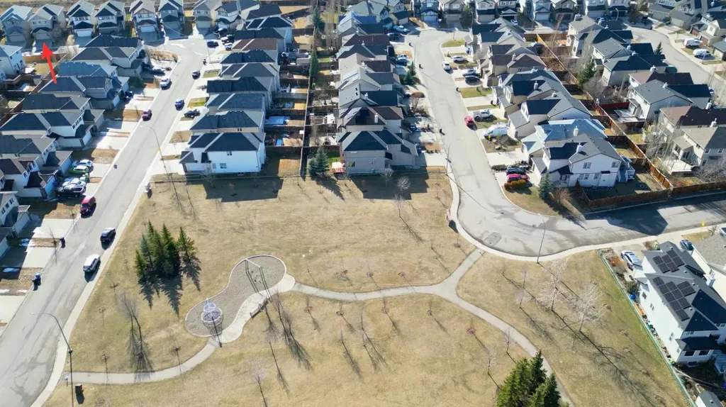 107 Everwoods Park SW Calgary AB T2Y 0G3