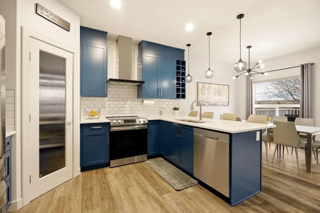 107 Everwoods Park SW Calgary AB T2Y 0G3