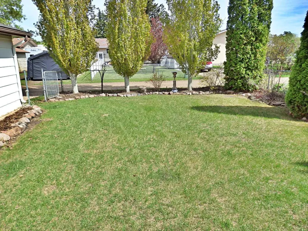 5204 57a Street Vermilion AB T9X 1V4
