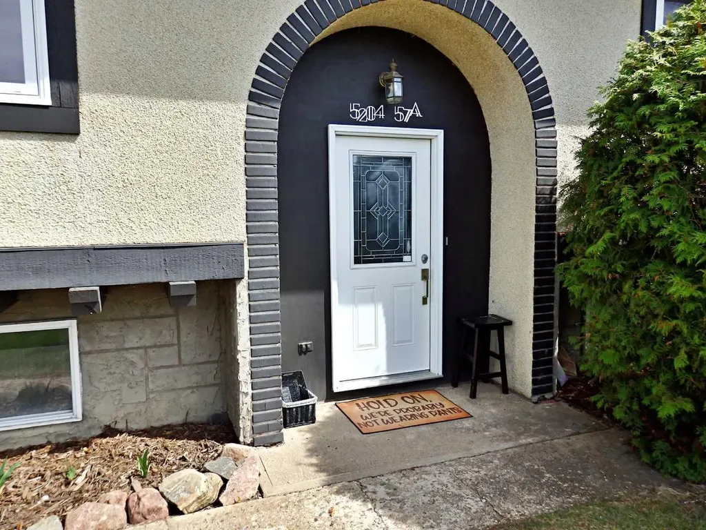 5204 57a Street Vermilion AB T9X 1V4