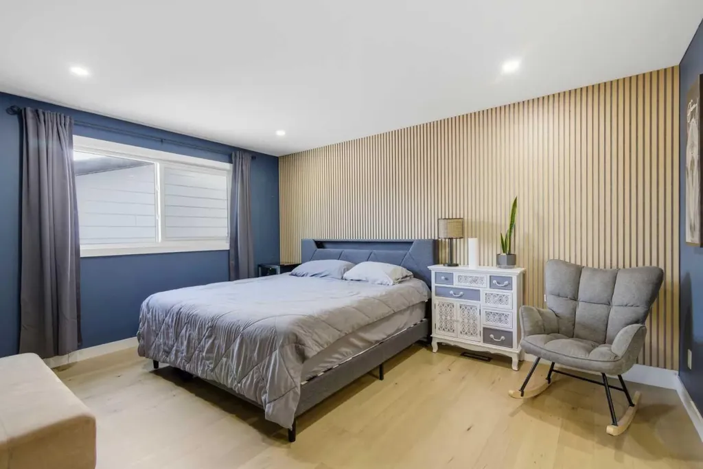 428 Queen Anne Way SE Calgary AB T2J 4R9