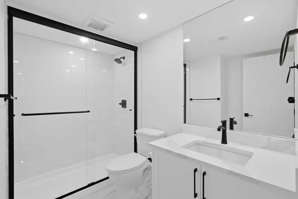 428 Queen Anne Way SE Calgary AB T2J 4R9
