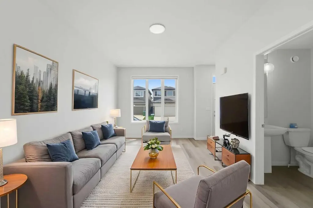 21 Corner Glen Row NE Calgary AB T3M 2L9