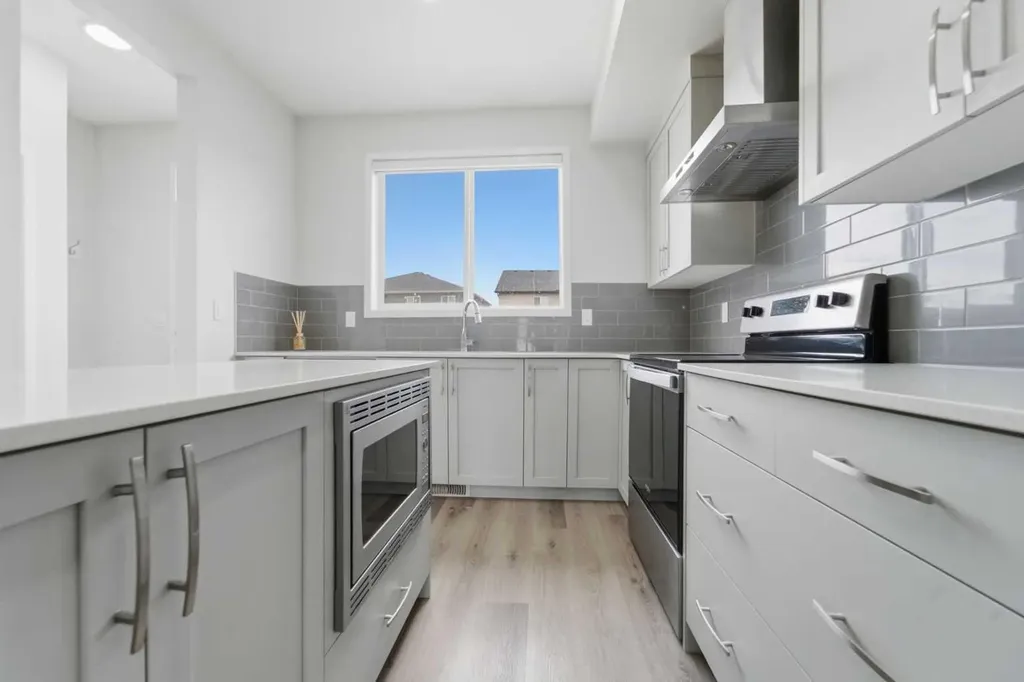 21 Corner Glen Row NE Calgary AB T3M 2L9