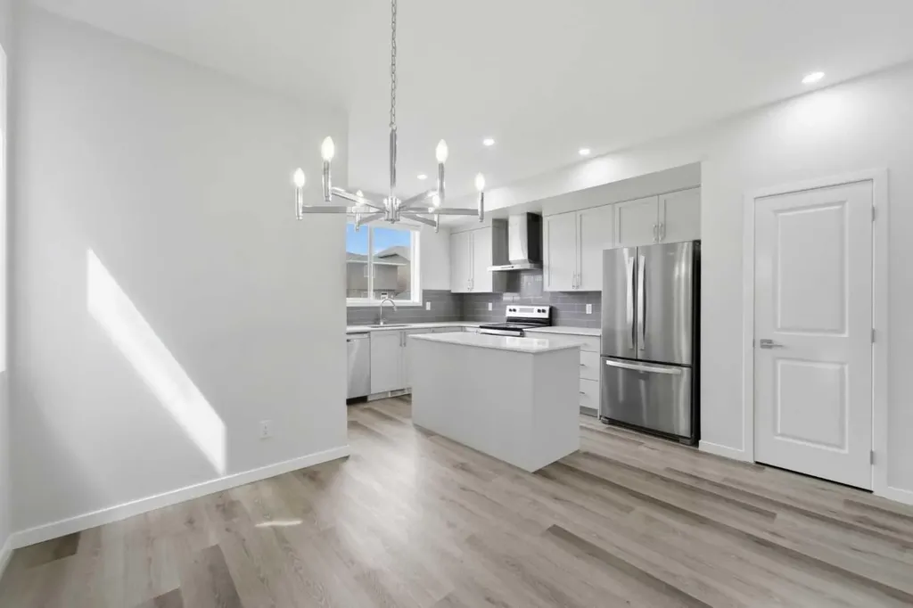 21 Corner Glen Row NE Calgary AB T3M 2L9