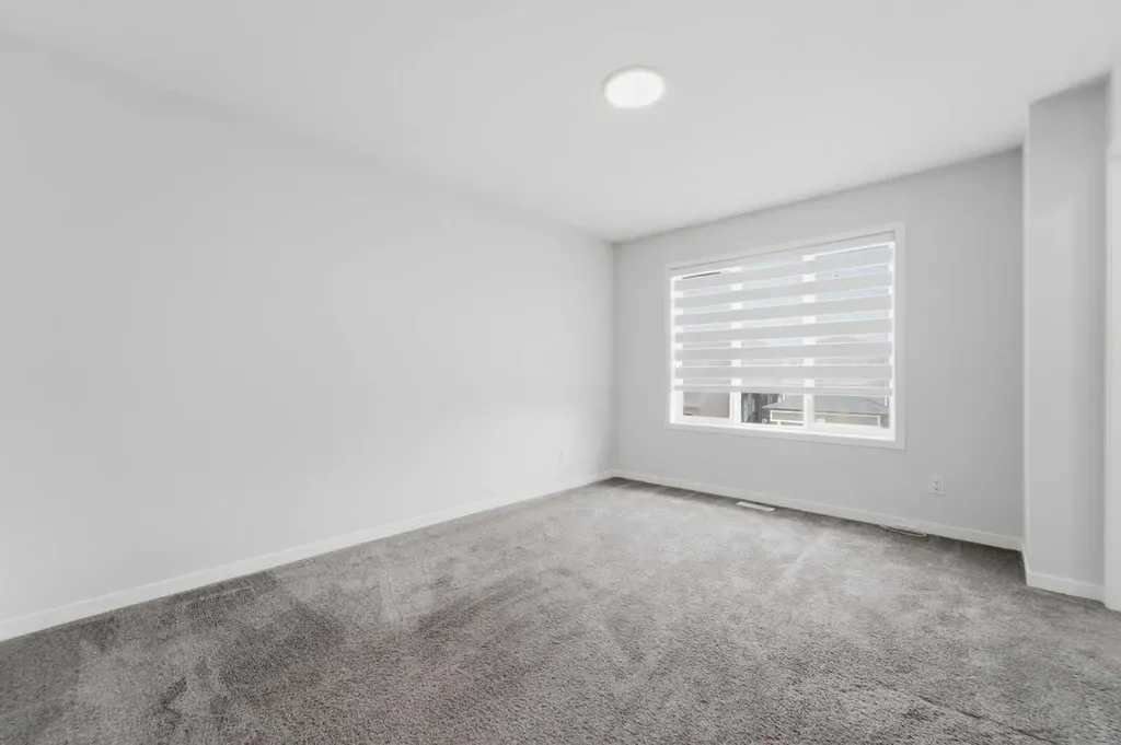 21 Corner Glen Row NE Calgary AB T3M 2L9