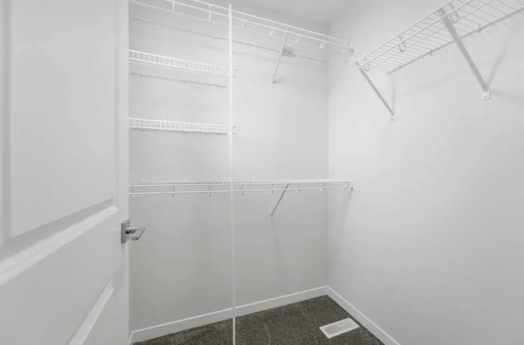 21 Corner Glen Row NE Calgary AB T3M 2L9