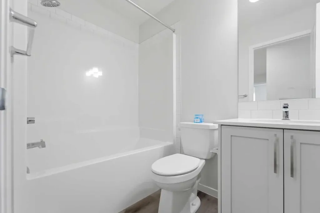 21 Corner Glen Row NE Calgary AB T3M 2L9