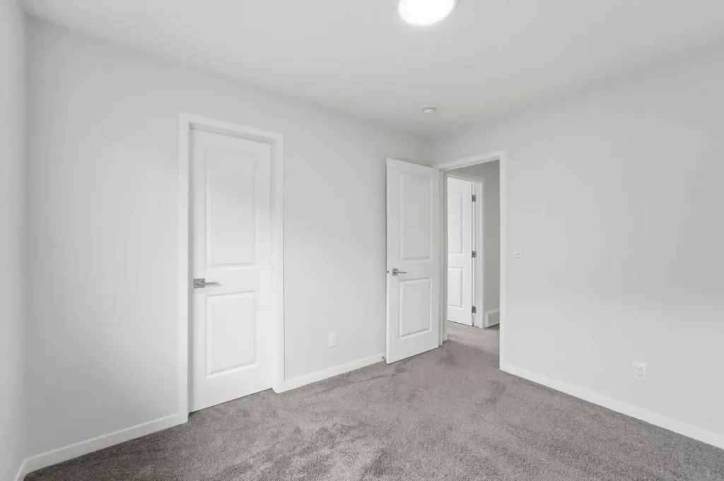 21 Corner Glen Row NE Calgary AB T3M 2L9