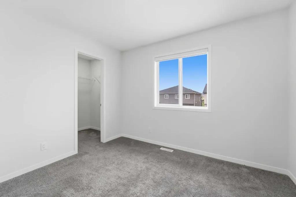 21 Corner Glen Row NE Calgary AB T3M 2L9