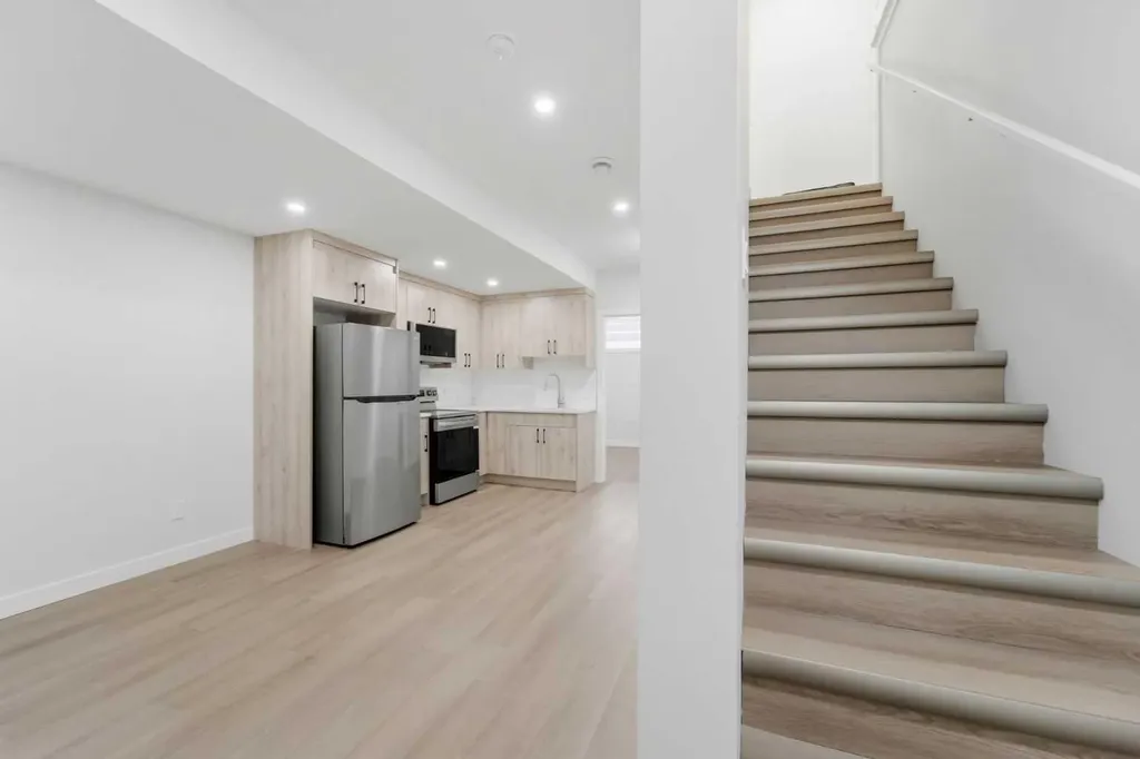 21 Corner Glen Row NE Calgary AB T3M 2L9