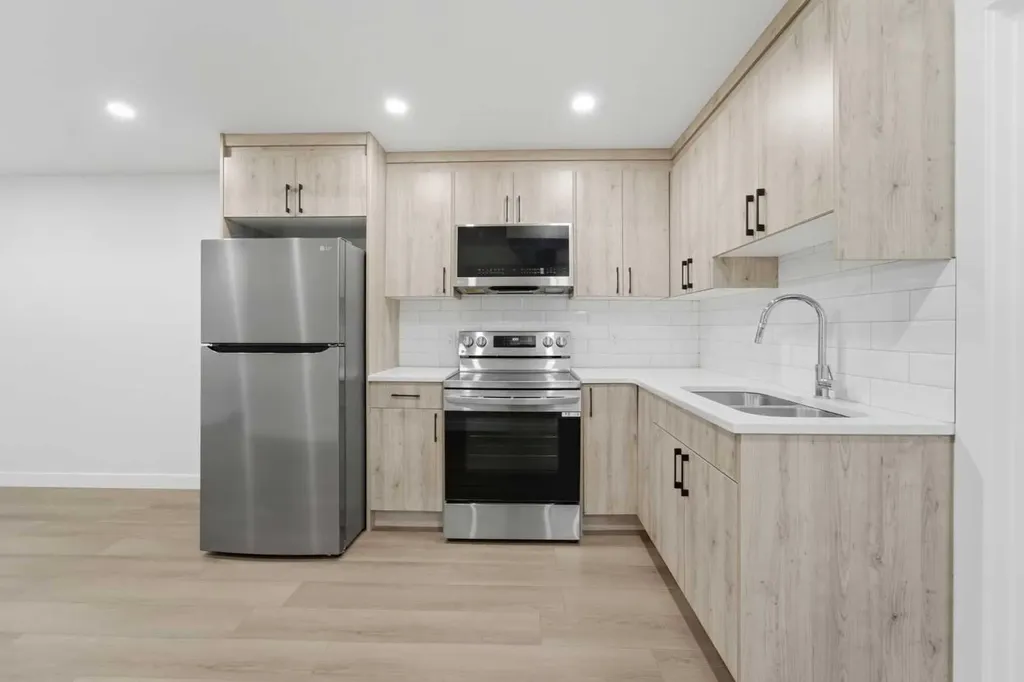 21 Corner Glen Row NE Calgary AB T3M 2L9