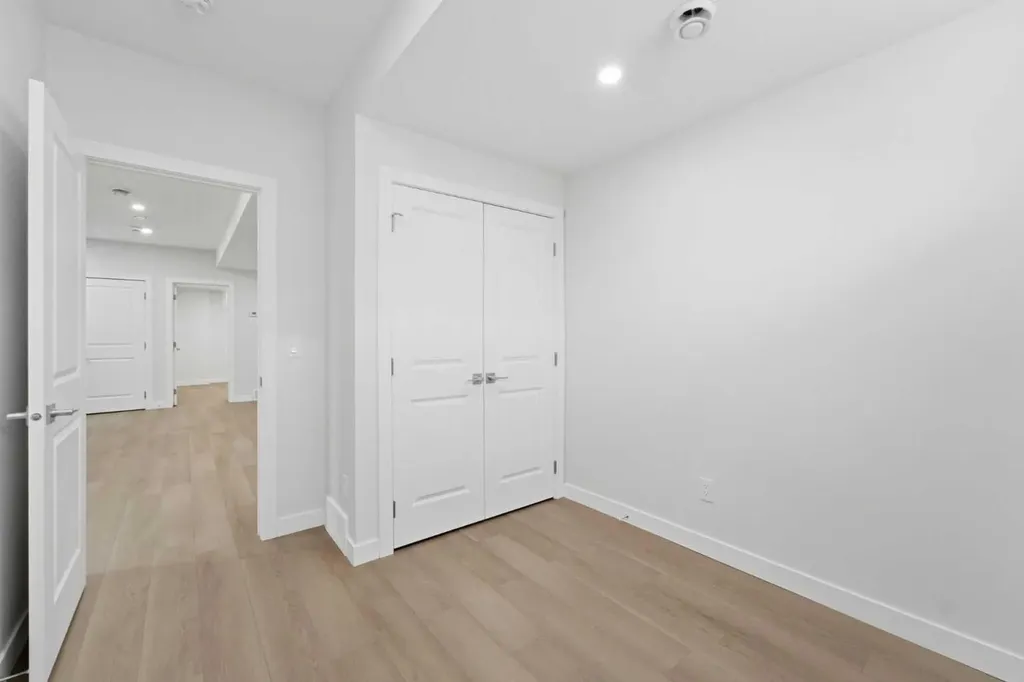 21 Corner Glen Row NE Calgary AB T3M 2L9