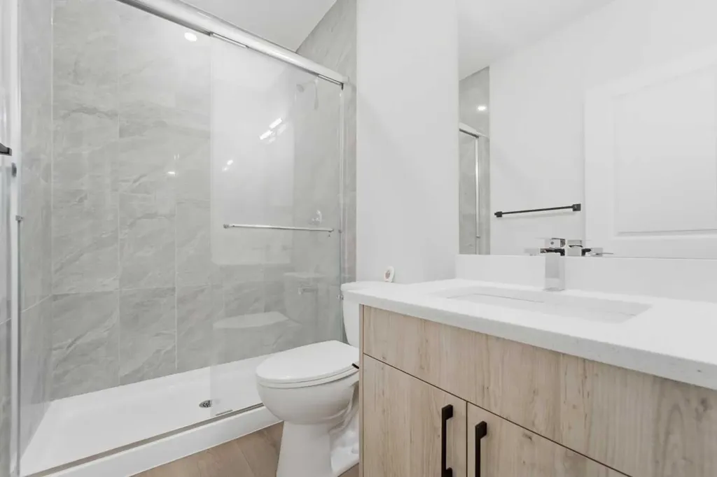 21 Corner Glen Row NE Calgary AB T3M 2L9