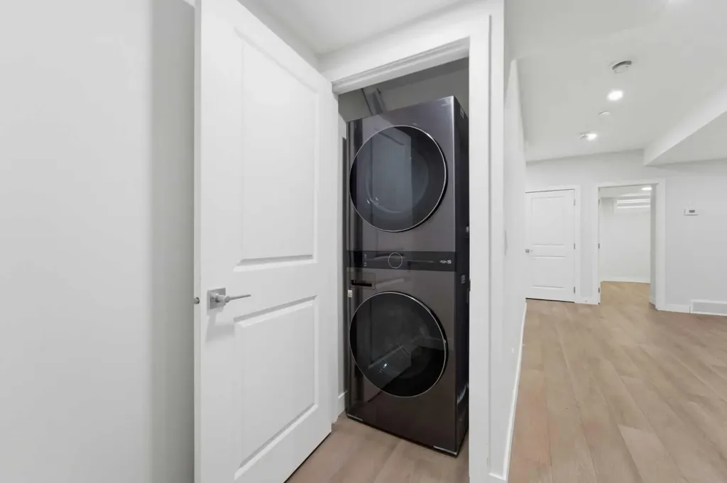 21 Corner Glen Row NE Calgary AB T3M 2L9