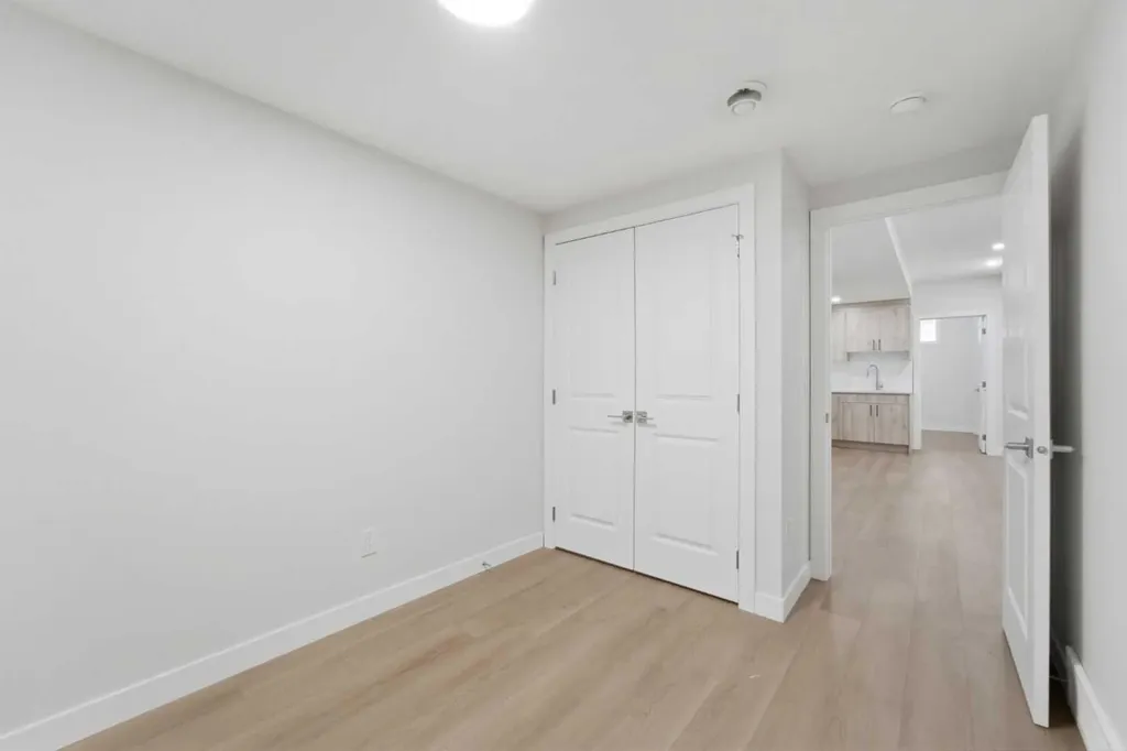 21 Corner Glen Row NE Calgary AB T3M 2L9