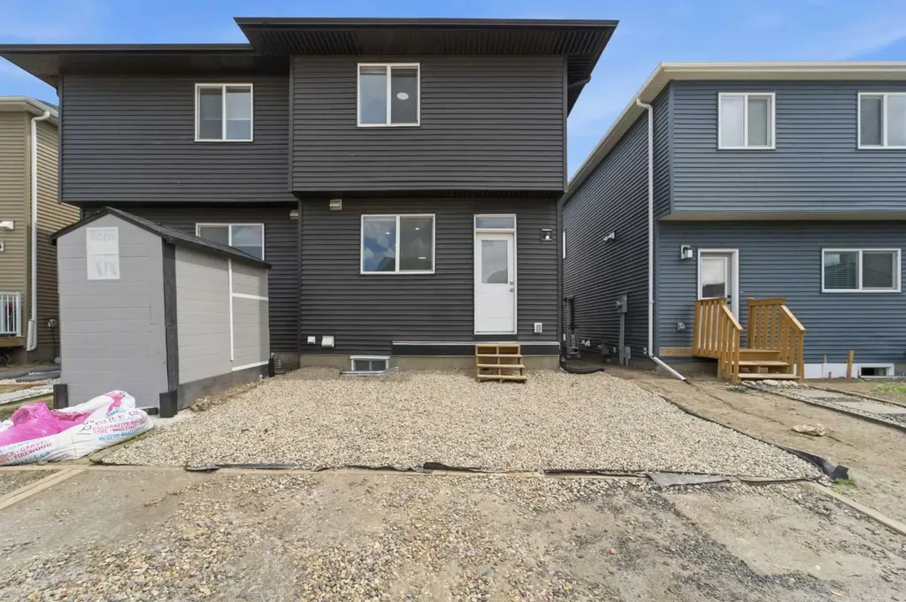21 Corner Glen Row NE Calgary AB T3M 2L9