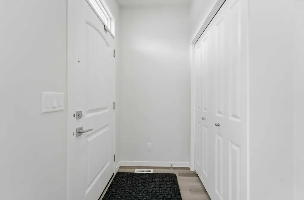 21 Corner Glen Row NE Calgary AB T3M 2L9