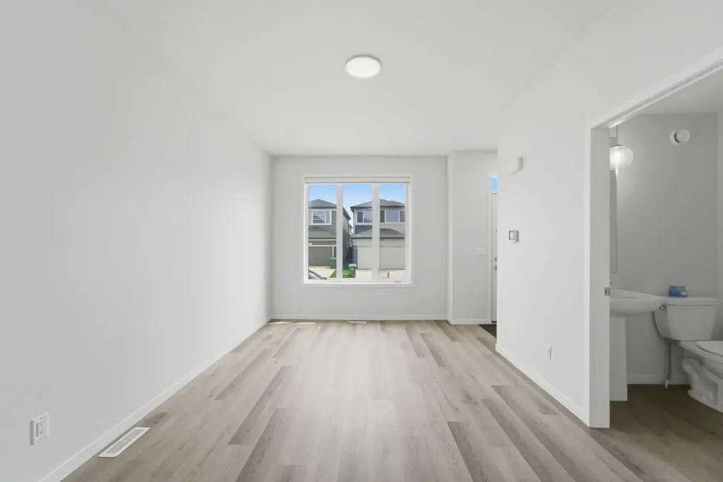 21 Corner Glen Row NE Calgary AB T3M 2L9