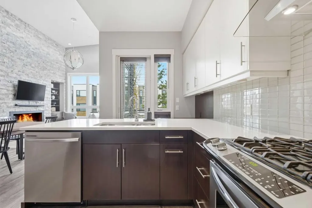 1684 37 Avenue SW Calgary AB T2T 5P5