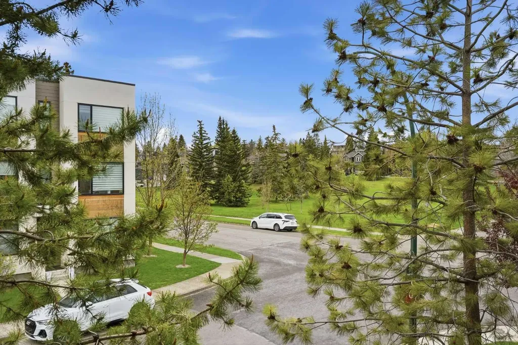 1684 37 Avenue SW Calgary AB T2T 5P5