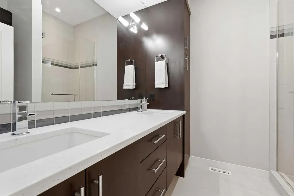 1684 37 Avenue SW Calgary AB T2T 5P5