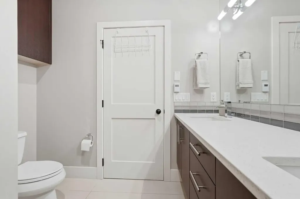 1684 37 Avenue SW Calgary AB T2T 5P5