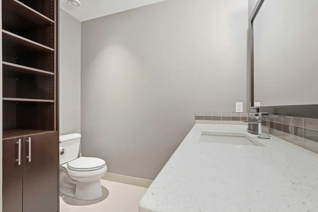 1684 37 Avenue SW Calgary AB T2T 5P5