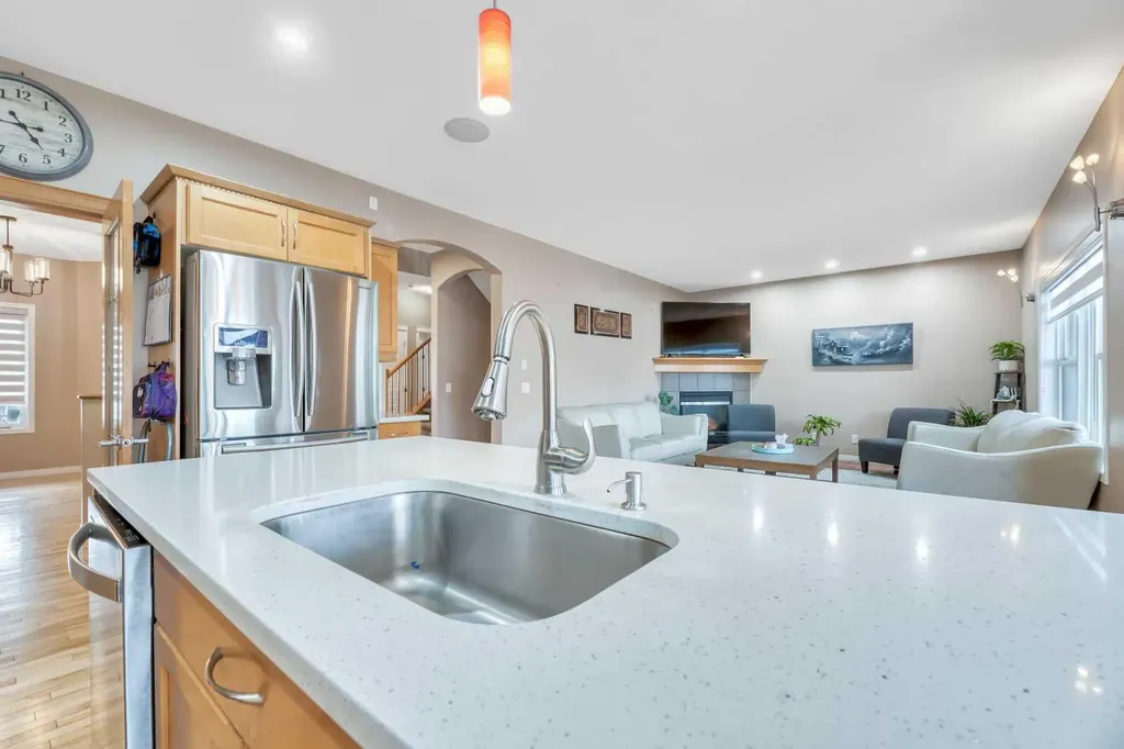 245 Springmere Way Chestermere AB T1X1P2