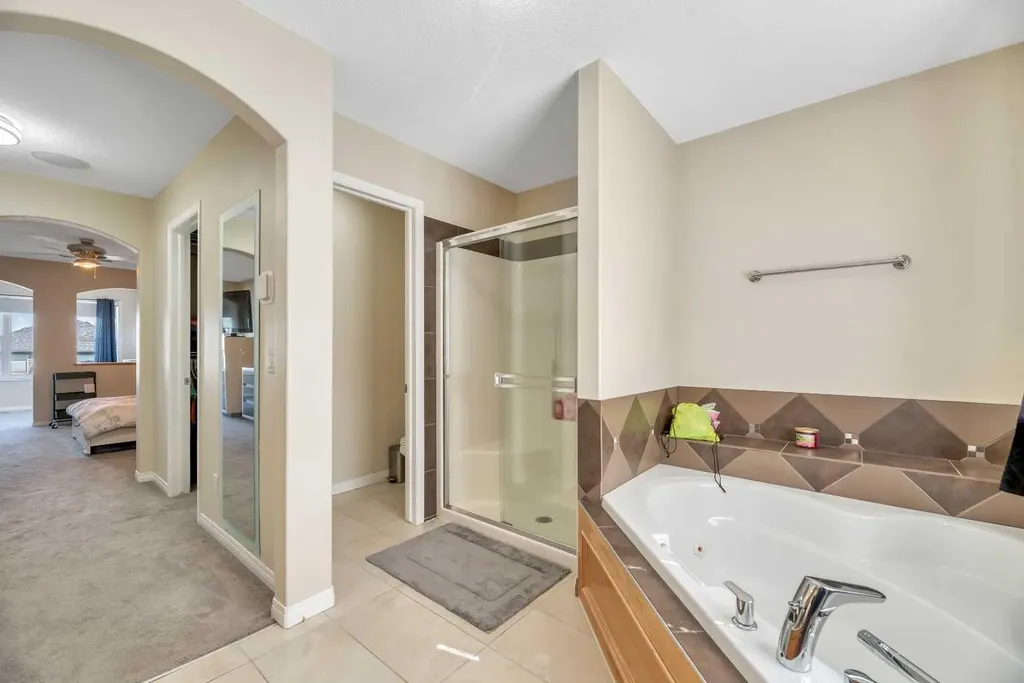 245 Springmere Way Chestermere AB T1X1P2