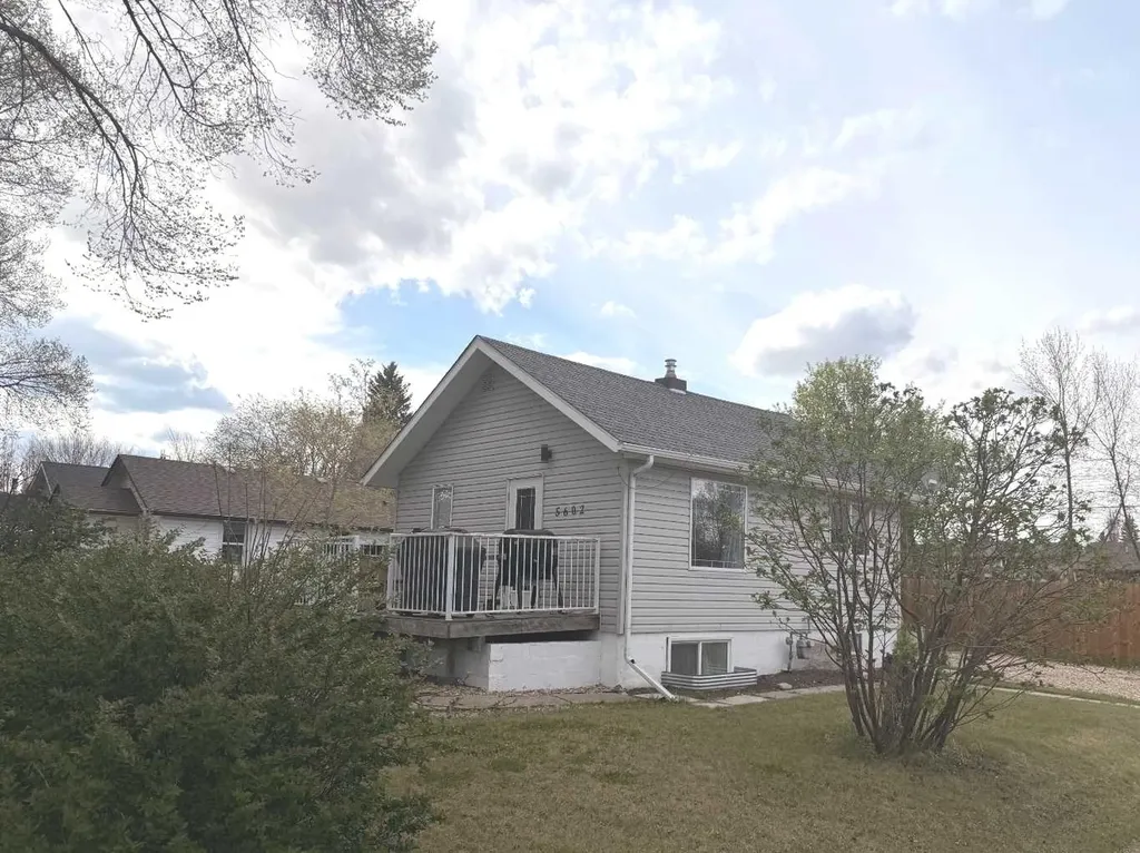 5602 51 Avenue Lacombe AB T4L 1K9