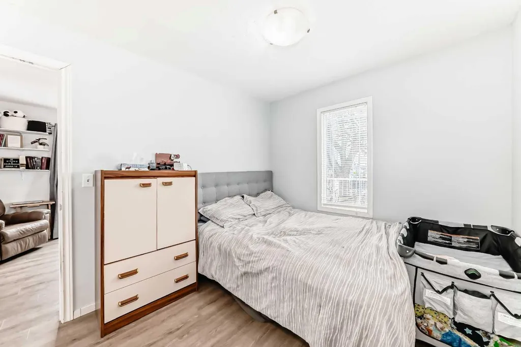 5602 51 Avenue Lacombe AB T4L 1K9