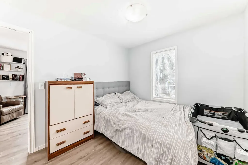 5602 51 Avenue Lacombe AB T4L 1K9