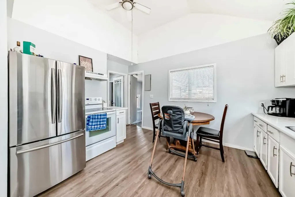 5602 51 Avenue Lacombe AB T4L 1K9