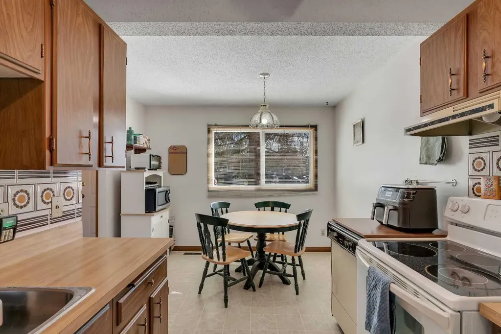 500 Allen Street Airdrie AB T4B1J4