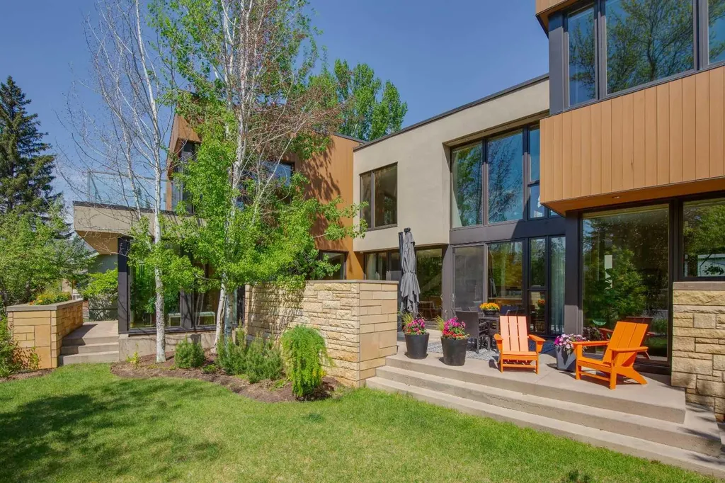 3038 4 Street SW Calgary AB T2S1X8