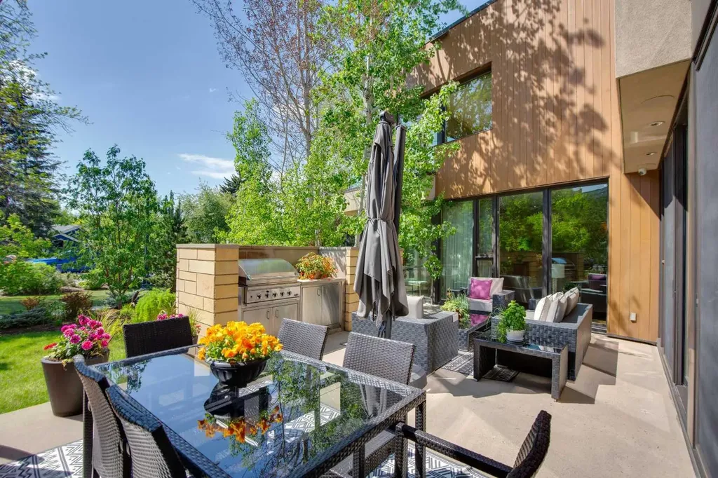 3038 4 Street SW Calgary AB T2S1X8