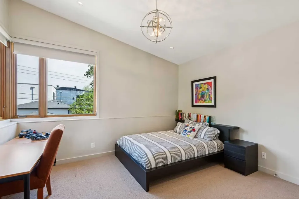 3038 4 Street SW Calgary AB T2S1X8