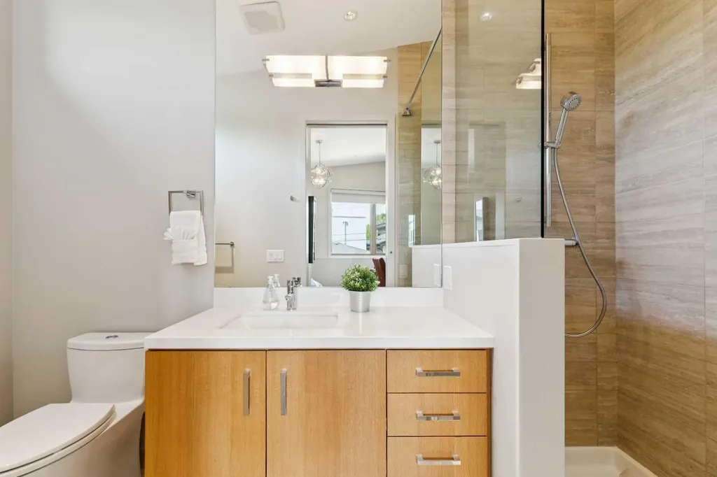 3038 4 Street SW Calgary AB T2S1X8
