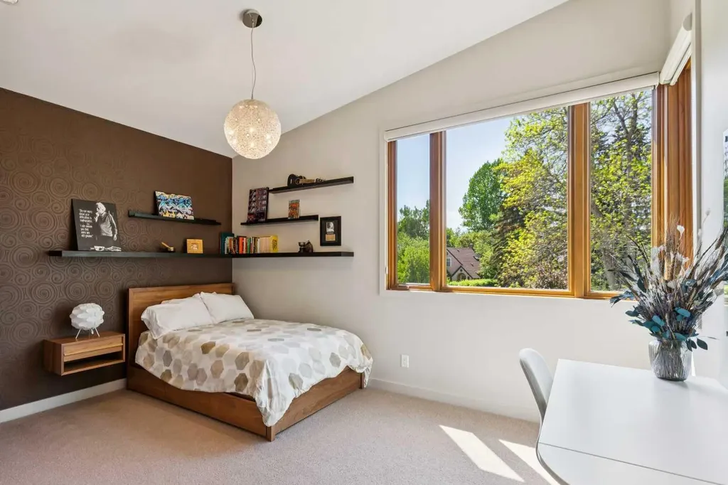3038 4 Street SW Calgary AB T2S1X8