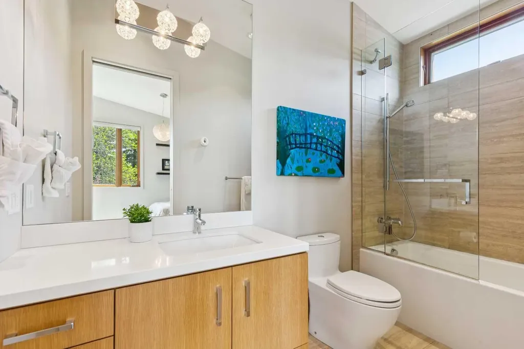 3038 4 Street SW Calgary AB T2S1X8
